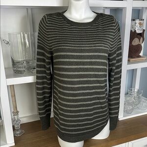 Bundle 5 items @ 10$, pay only 30$ - Striped Two Tones Green Women's Sweater